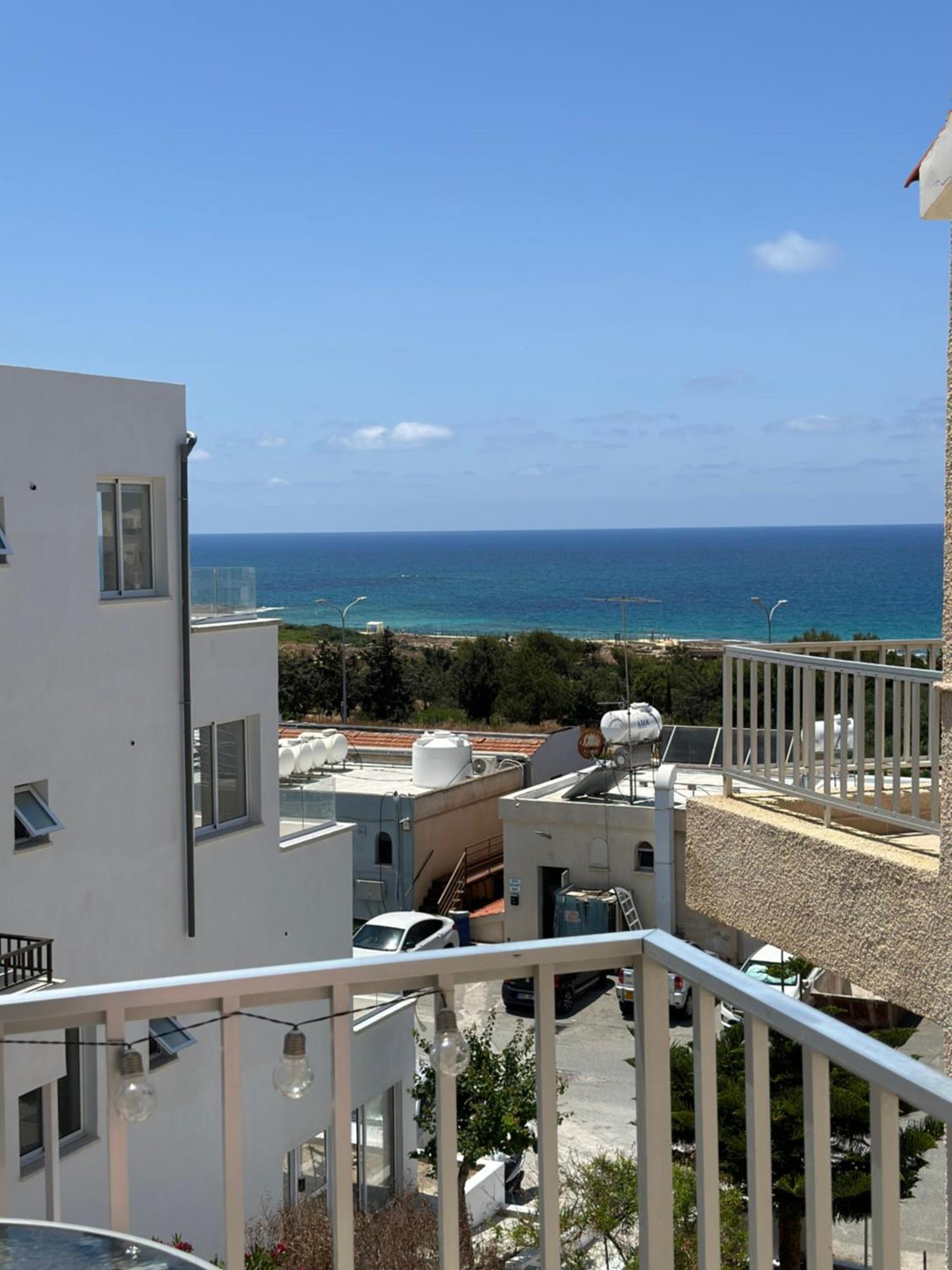 Sea View Apartment Near The Beach Пафос Экстерьер фото